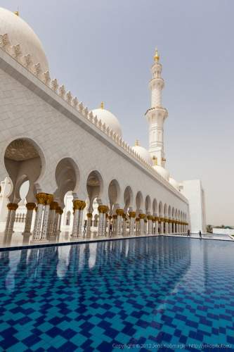 Schaich-Zayid-Moschee mit Spiegelpool I