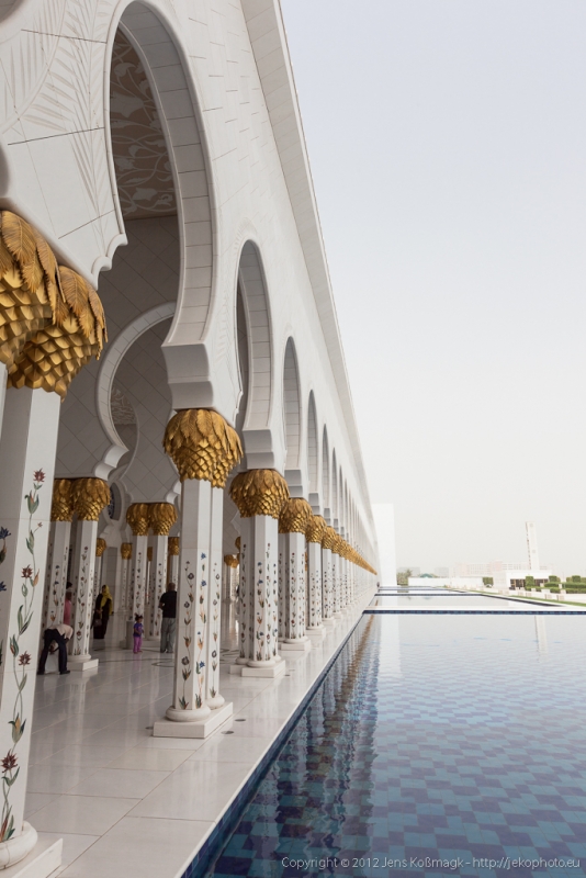 Schaich-Zayid-Moschee mit Spiegelpool II